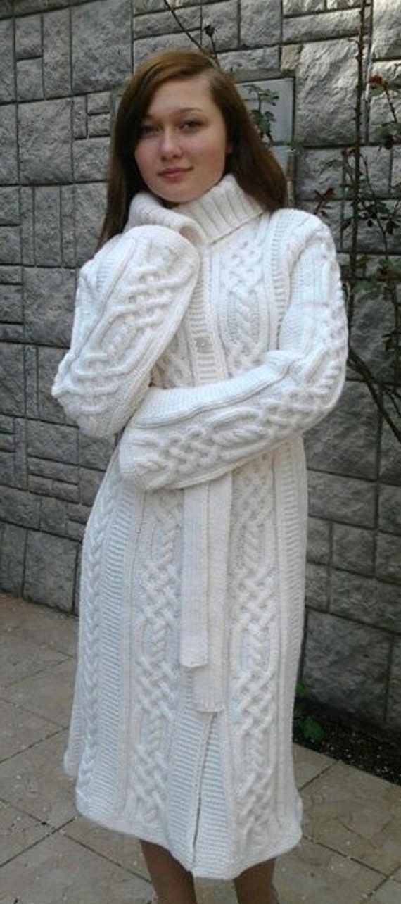 abrigo-de-lana-mujer-115gfs-1.jpg Abrigo de mujer tejido a mano aran, Chaqueta de mujer, Cárdigan de mujer, Cárdigan tejido a mano, Abrigo de mujer, Suéter, Lana hecha a mano, Chaqueta de mujer Etsy España - Imagen 1