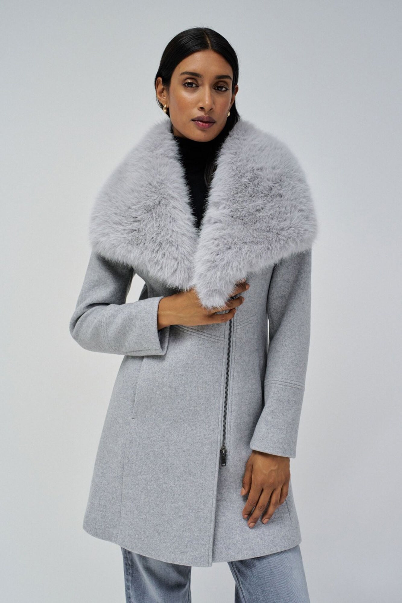 abrigo-de-lana-mujer-657skp-1.jpg Abrigo de lana | Abrigos y Parkas de Mujer | Cortefiel - Imagen 1