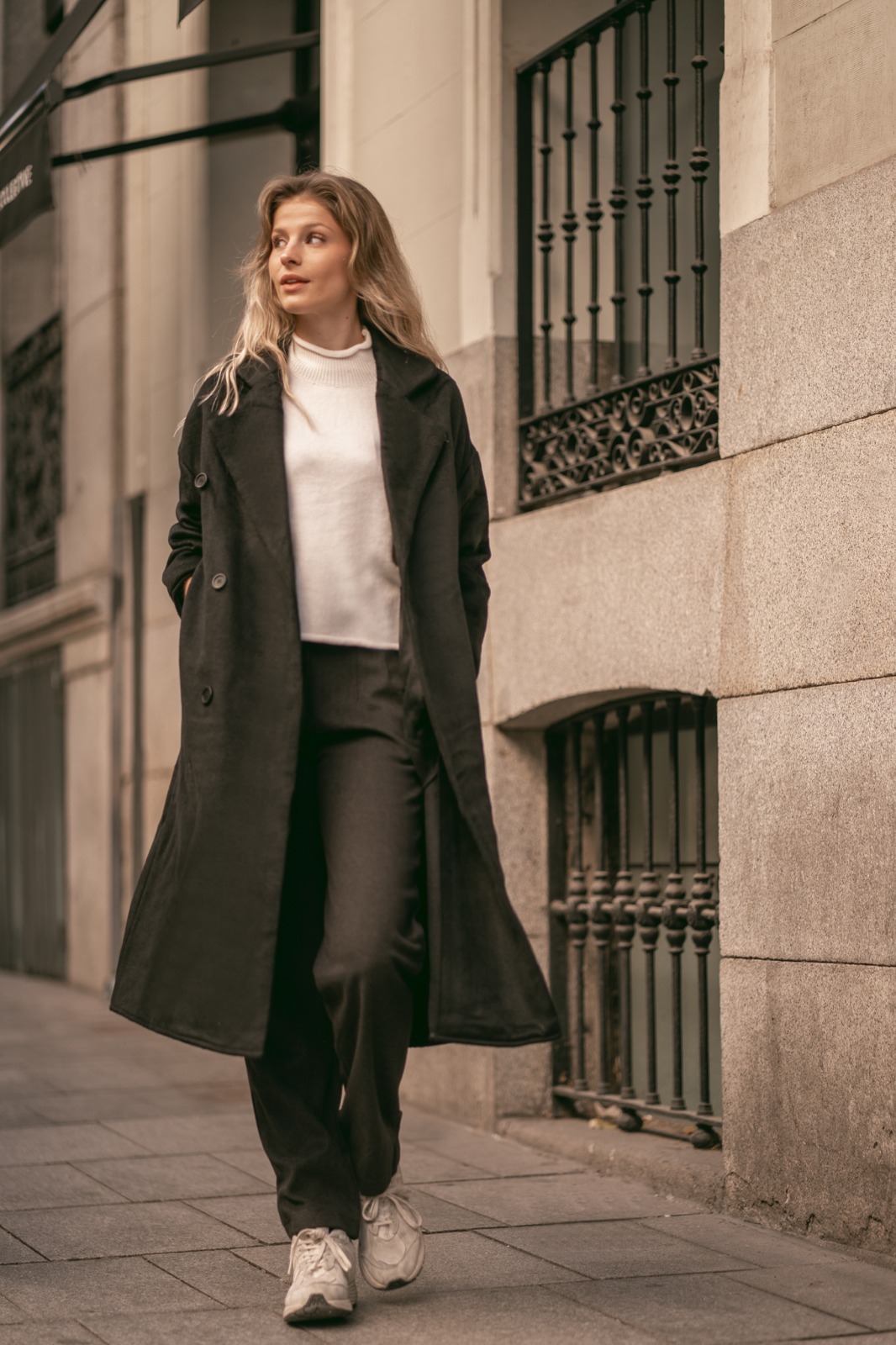 abrigo-de-mujer-414bbd-1.jpg ABRIGO OVERSIZE NEGRO LILY - Imagen 1