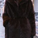 El abrigo de pelo con cinturón de Zara para regalo de Navidad
