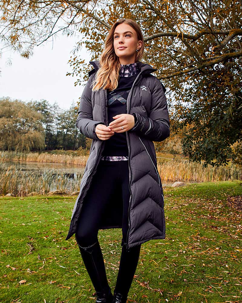 abrigo-impermeable-mujer-005tcu-1.jpg Abrigo largo impermeable gris con capucha para mujer KLtessa Kingsland Dressage - Imagen 1