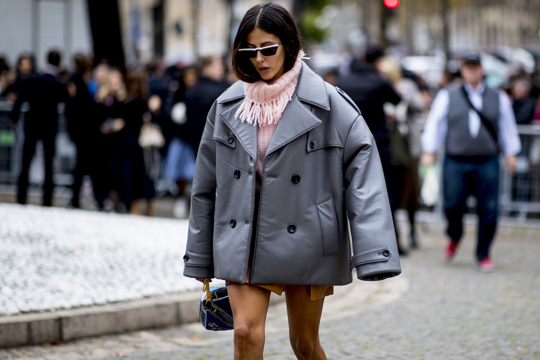 abrigo-oversize-mujer-107cgr-1.jpg Este invierno los abrigos vienen en formato oversize - Imagen 1