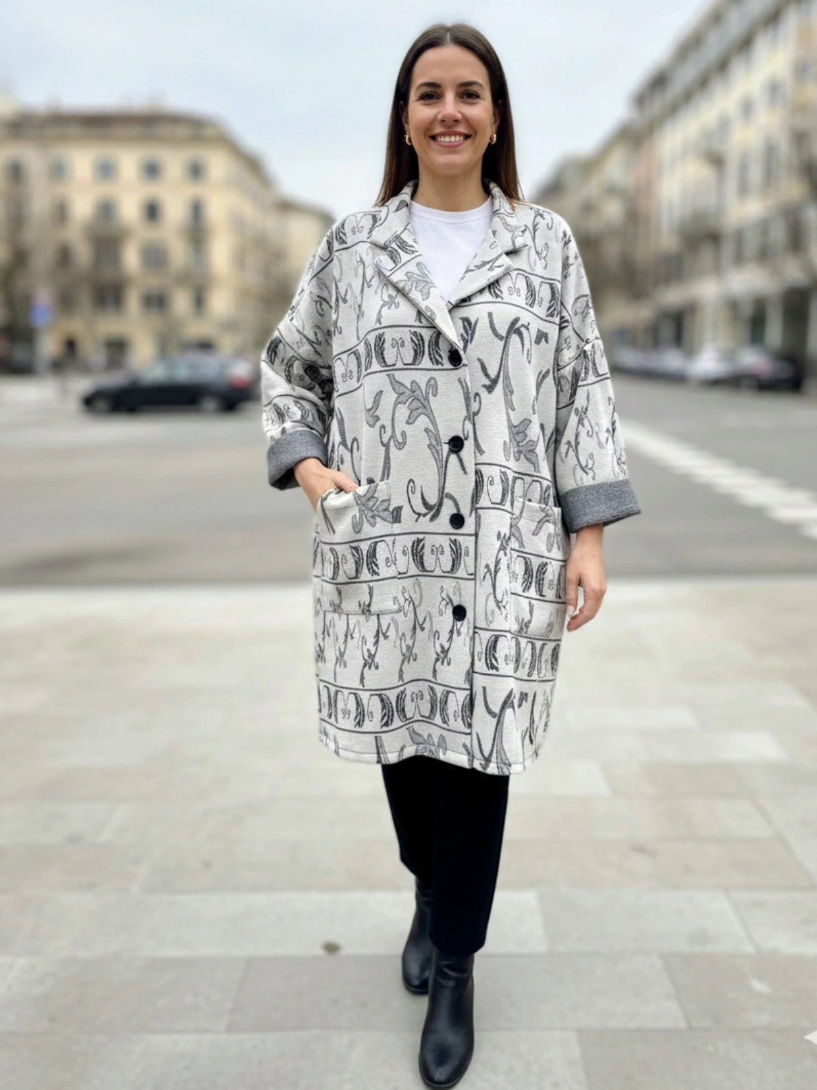 abrigo-oversize-mujer-121yux.webp Abrigo Oversize Estampado 158C - Imagen 1