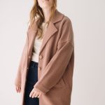 Abrigo oversize rosa de lana merino