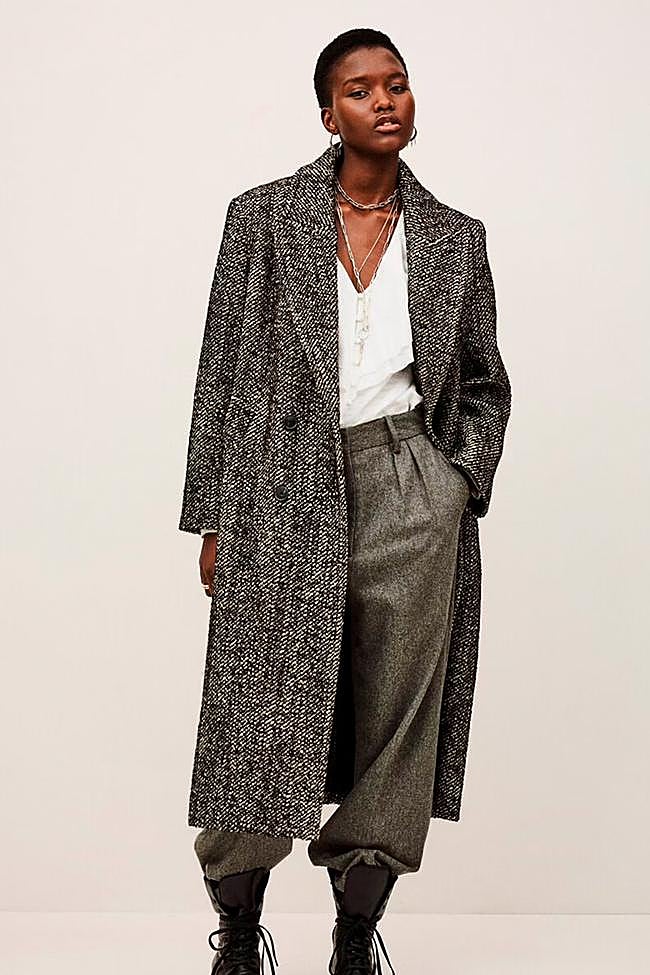 abrigo-oversize-mujer-867sry-1.jpg 10 abrigos oversize para trabajar tu look de invierno por capas este mes de enero | Mujerhoy - Imagen 1