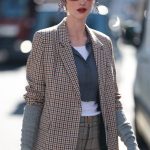 Blazer de cuadros: la inversión que soluciona tus looks de otoño