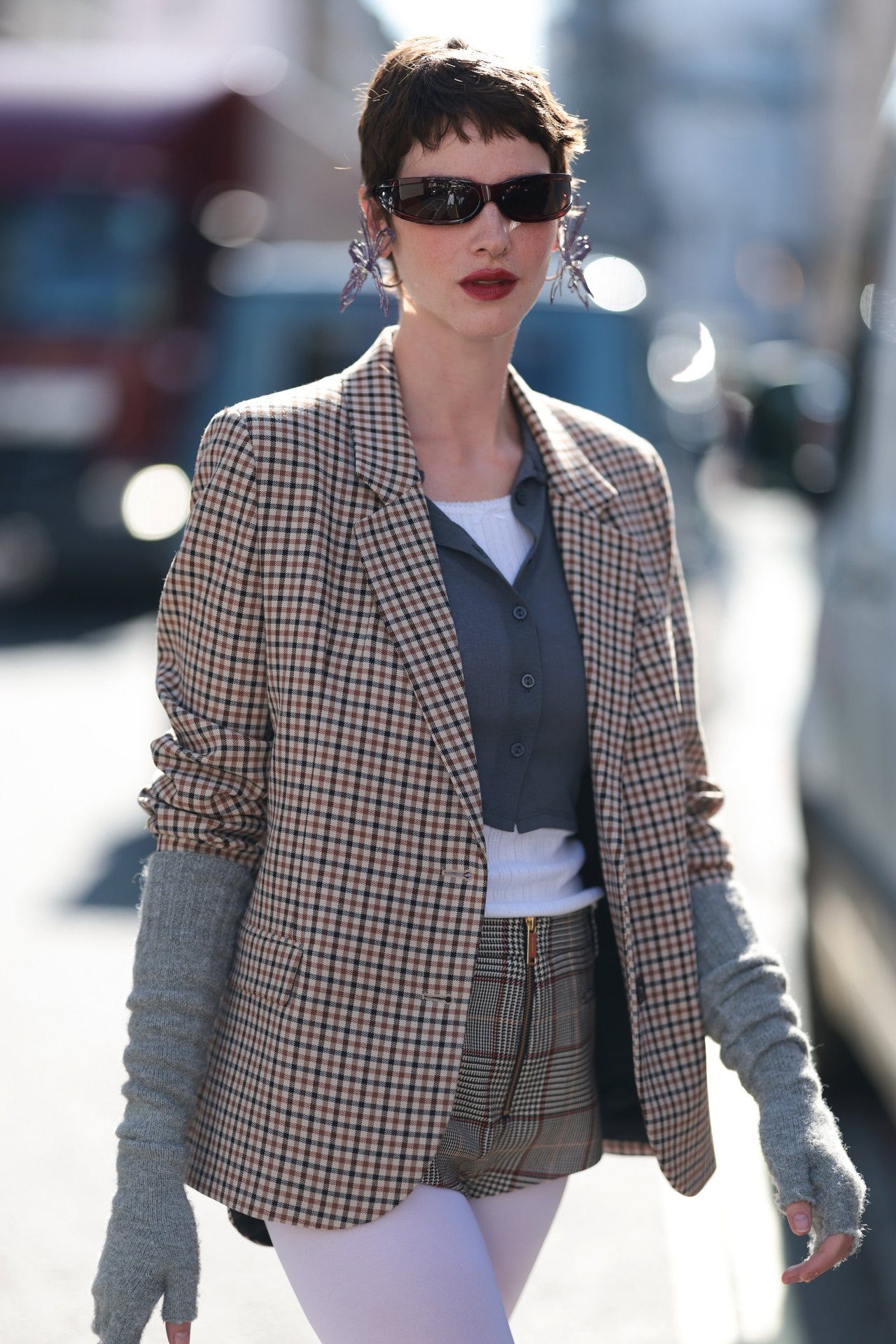 blazer-cuadros-376mkl-1.jpg Blazer de cuadros: la inversión que soluciona tus looks de otoño - Imagen 1