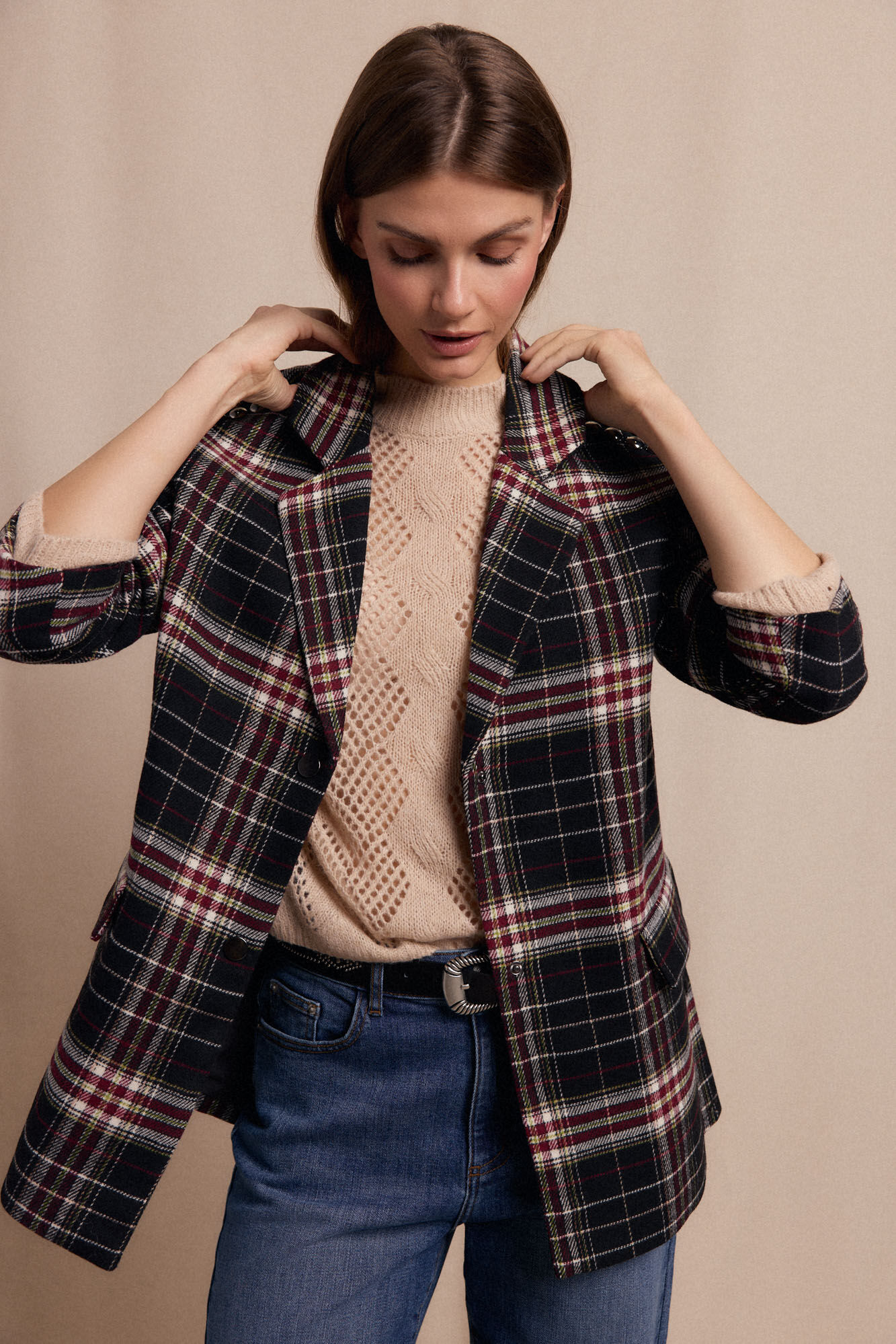 blazer-cuadros-mujer-555yrq-1.jpg Americana cuadros con tachas | Ofertas en blazer y americanas de mujer | Fifty Outlet - Imagen 1