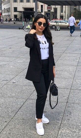 blazer-negra-mujer-043kkw-1.jpg Blazer negro - Imagen 1