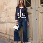 Chaqueta Azul Marino Mujer con Ribete Beige y Botones Dorados