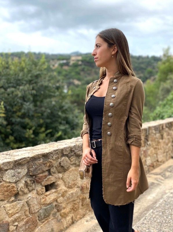 chaqueta-militar-mujer-479mki-1.jpg Chaqueta larga estilo militar — Tienda Azulik - Imagen 1