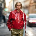 Chaquetas rojas tendencia para llevar este otoño | Mujerhoy