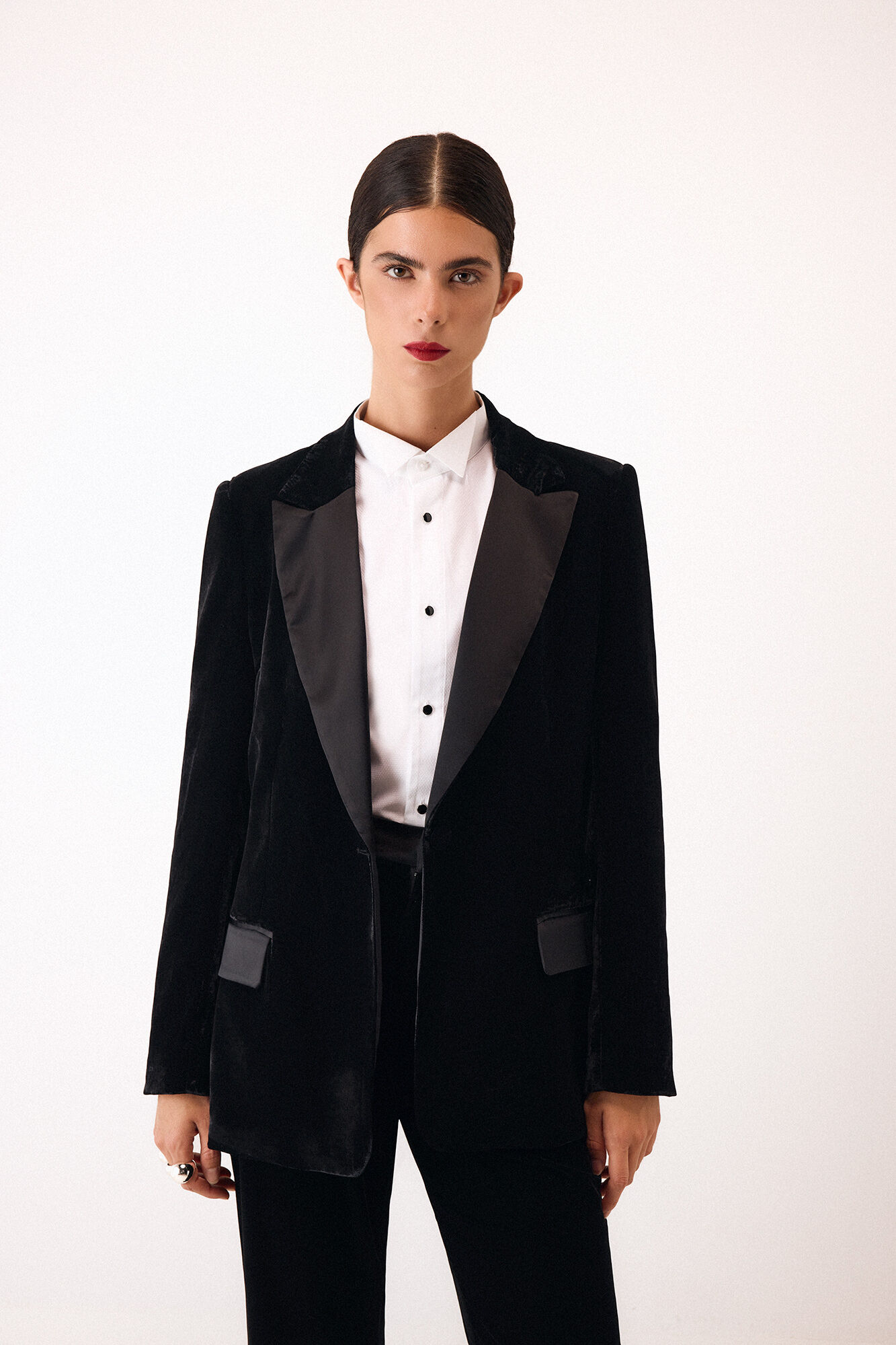 chaqueta-terciopelo-mujer-420onv-1.jpg Blazer de terciopelo y satén | Americanas y Blazers de Mujer | Pedro del Hierro - Imagen 1