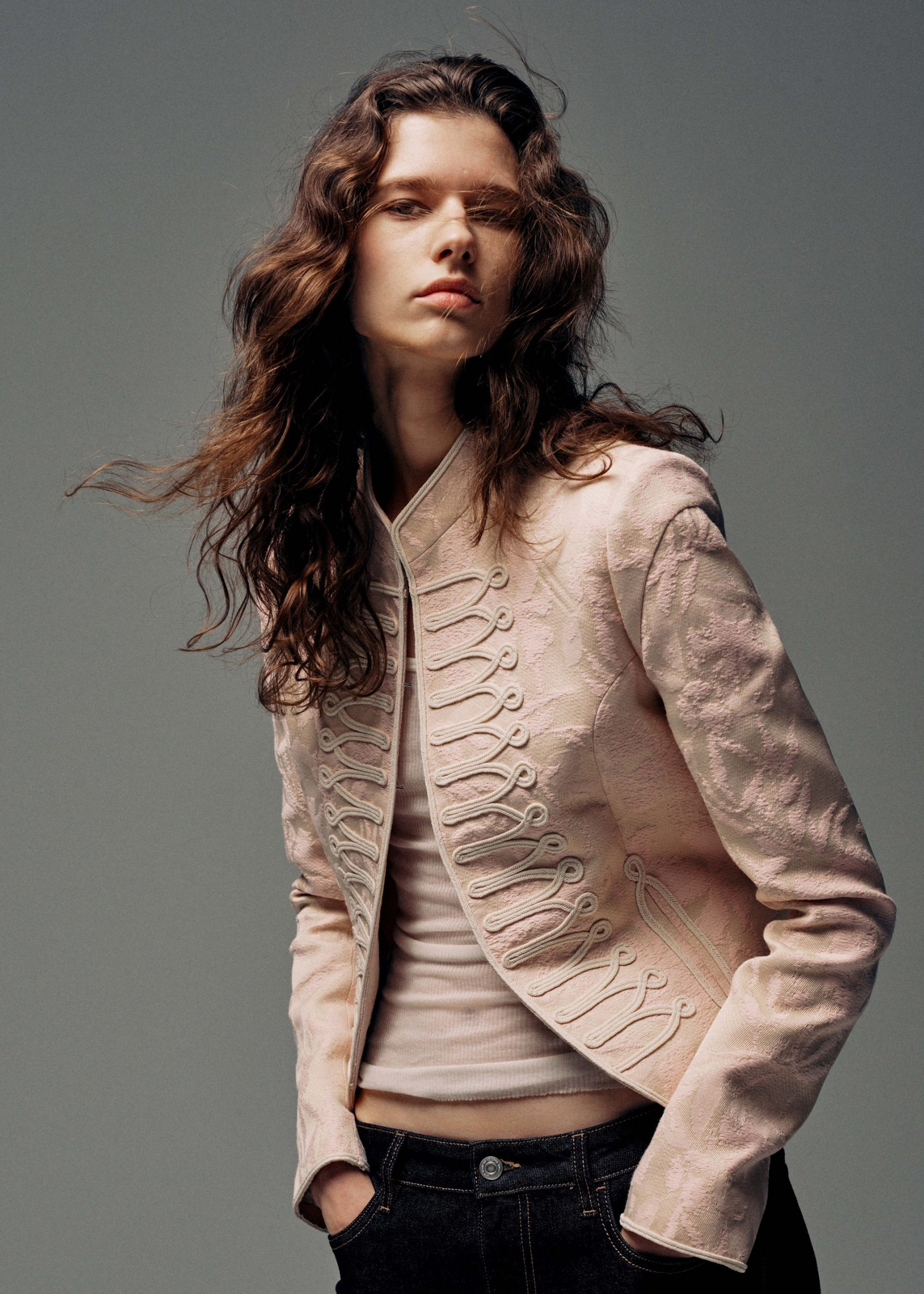 chaquetas-mujer-mango-523fwu-1.jpg Chaquetas de mujer 2026 | MANGO España (Península y Baleares) - Imagen 1
